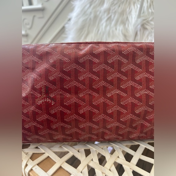 GOYARD St Louis PM, Red
With pouch and dust bag SOLD - Picture 17 of 17
